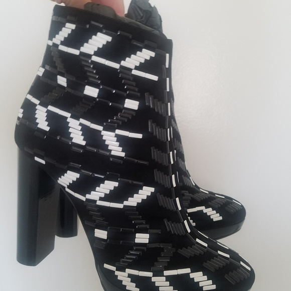 Burberry Embellished Rhumbleside Bootie Size 7.5 - Picture 2 of 10